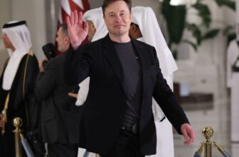 VC Men Pour $250 Million Into Musk’s ‘White Genocide’-Obsessed AI Business